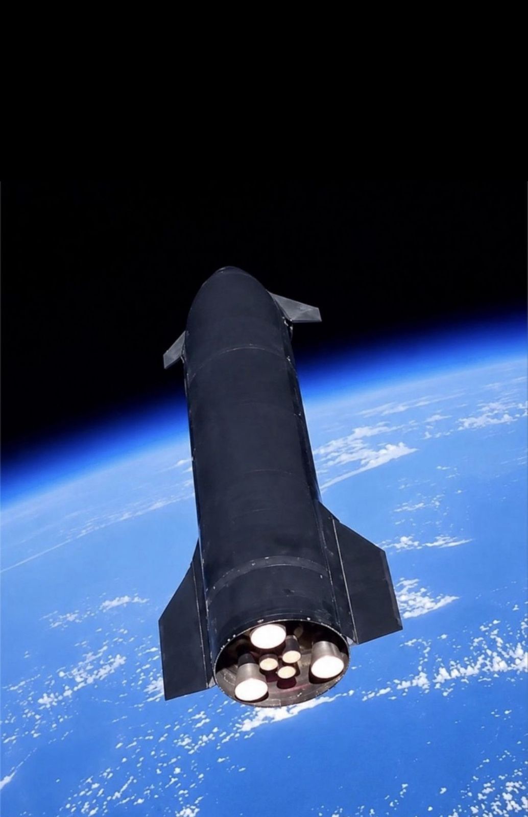Starship above the Earth · Image: SpaceX